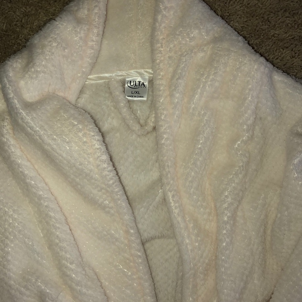 •Ulta robe